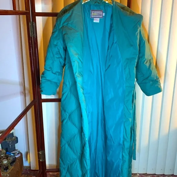 Full Length Down Coat/Robe - Picture 5 of 6